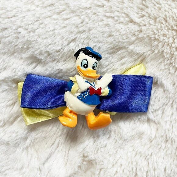 🔮 5/$25‎ Disney Vintage Hand Painted Donald Duck Hair Barrette - Picture 1 of 3